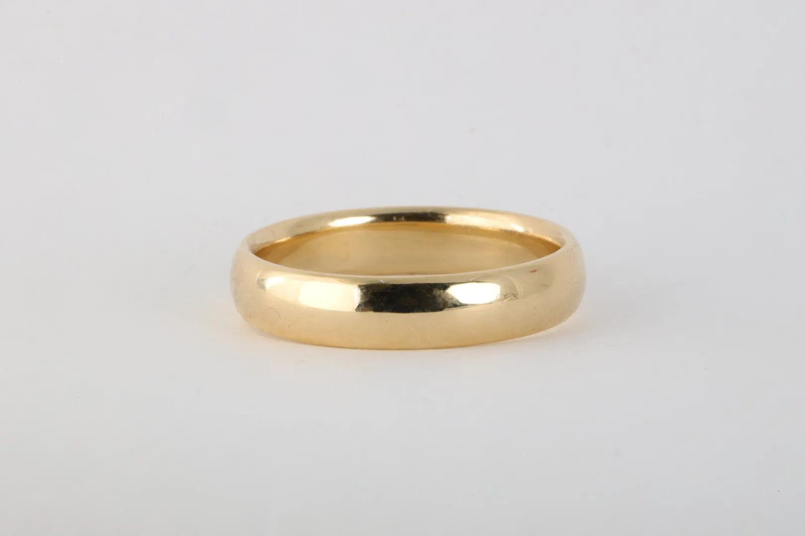 18k Yellow Gold Ring Size 10.5 (7.86g.)