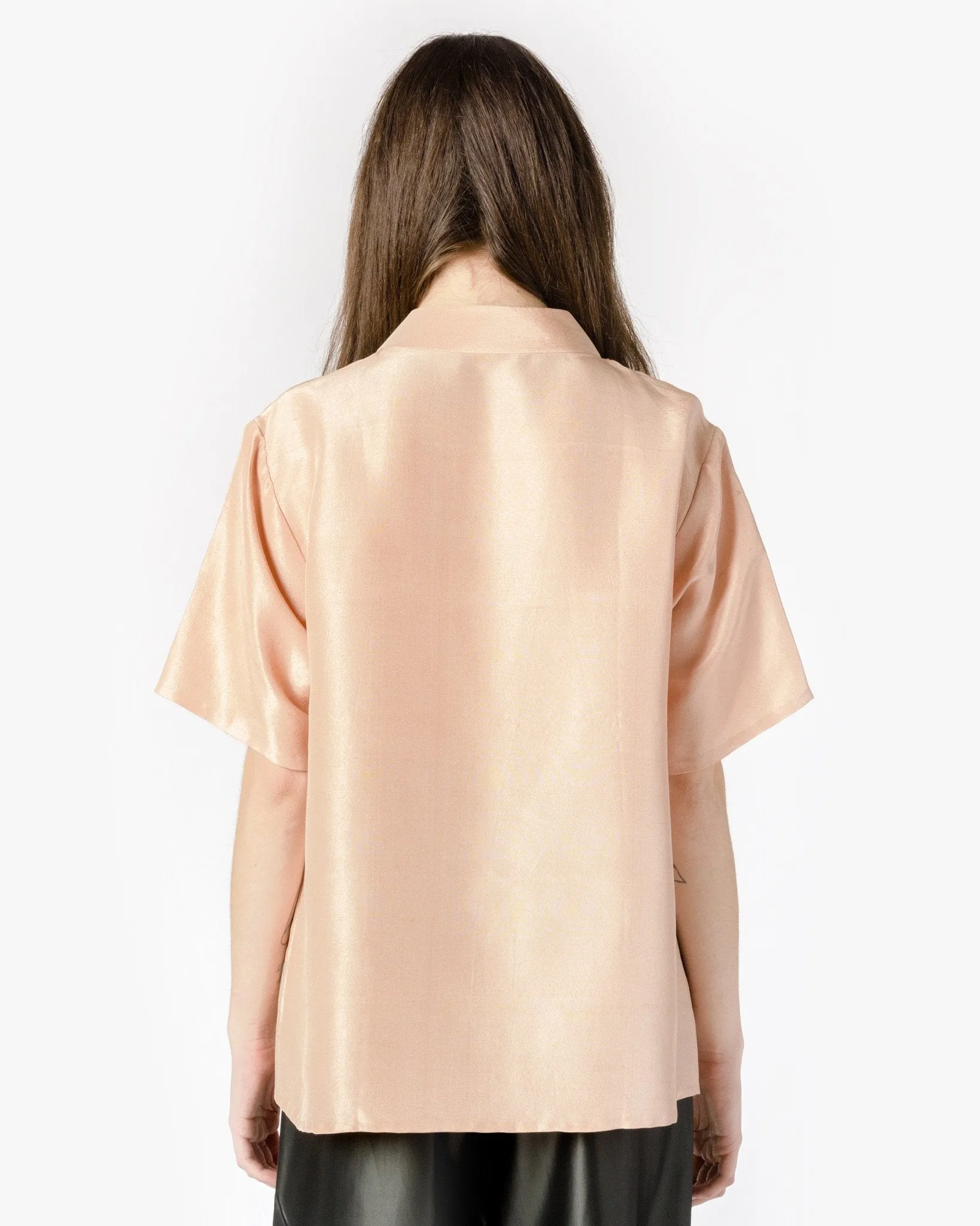 Amber Short Sleeve Silk Mockneck Top in Peach