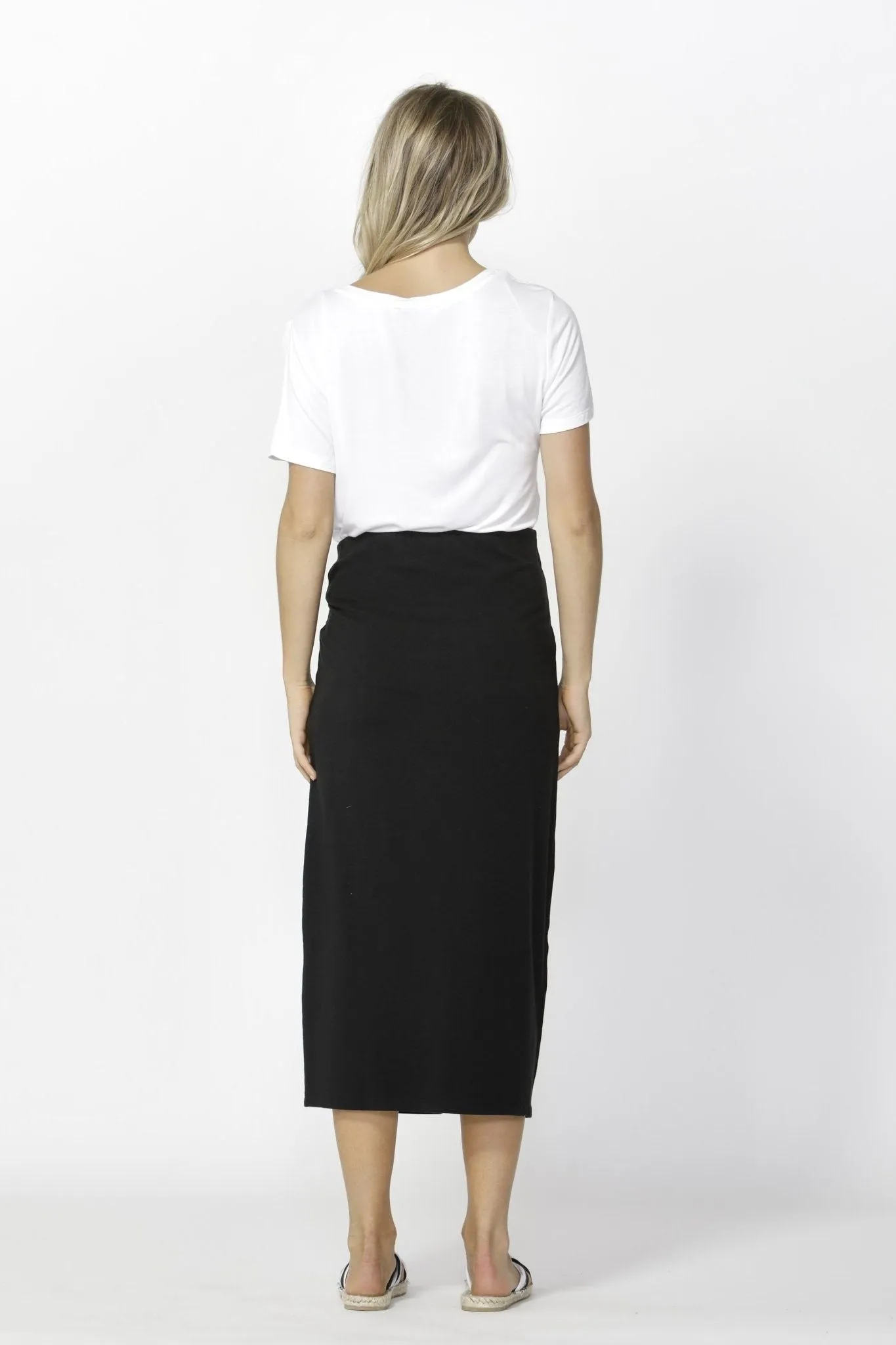 Betty Basics Lana Midi Skirt in Black