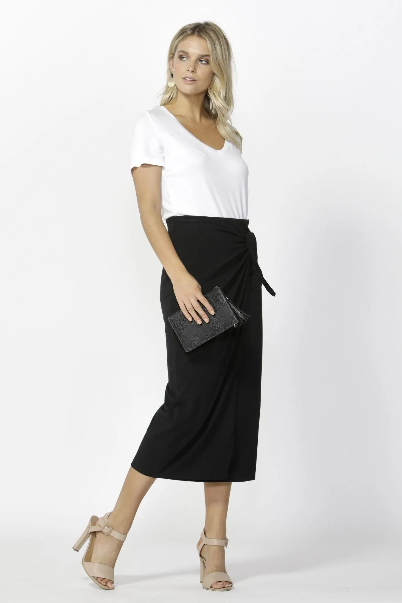 Betty Basics Lana Midi Skirt in Black