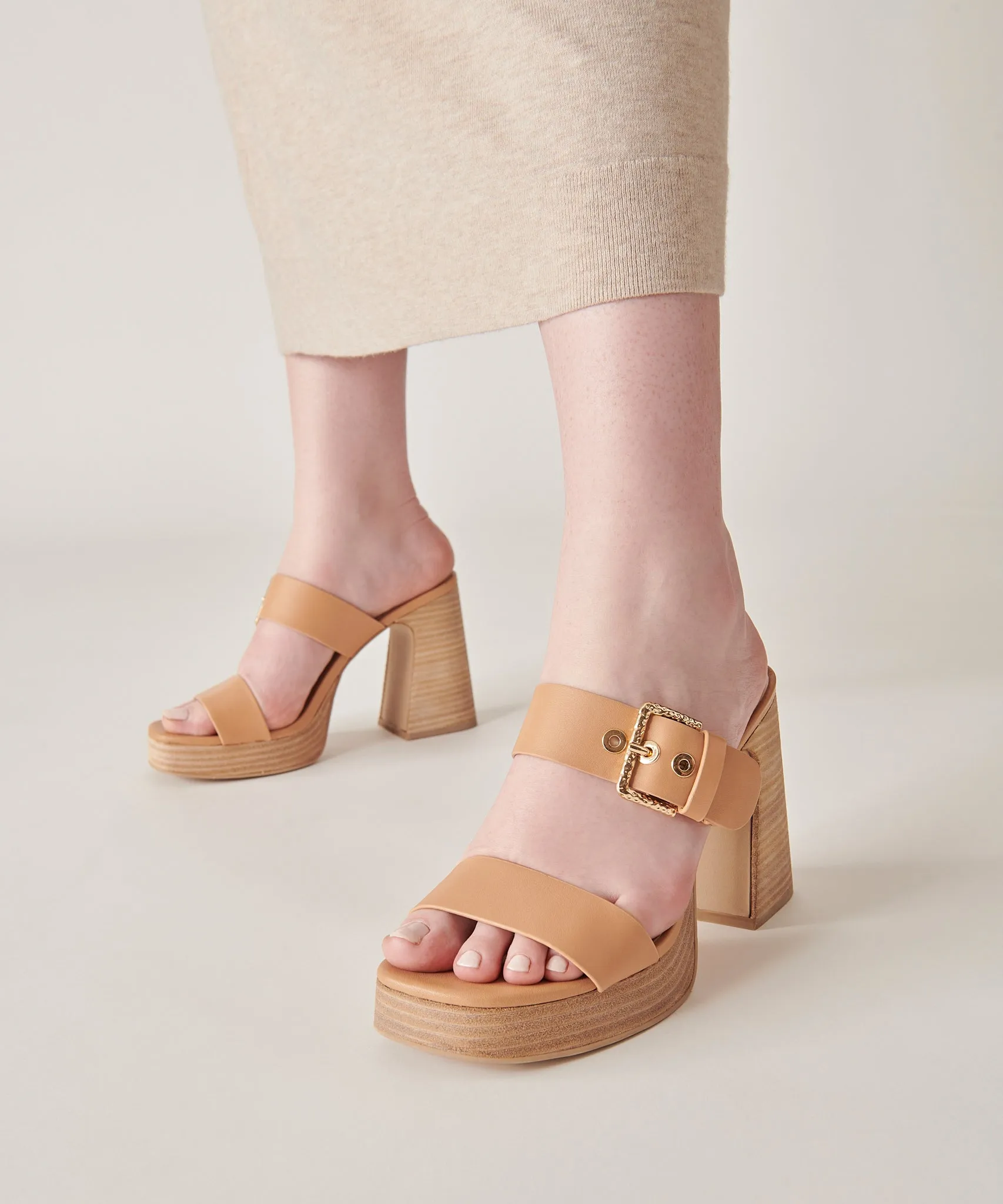 LANDRY HEELS TAN LEATHER