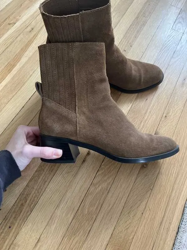 LAYTON BOOTIES DK BROWN SUEDE re:vita