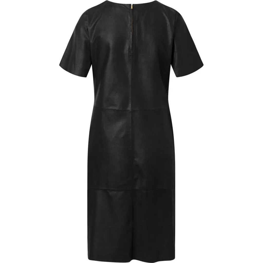 Leather dress in simple and feminine look / 50588 - Black (Nero)