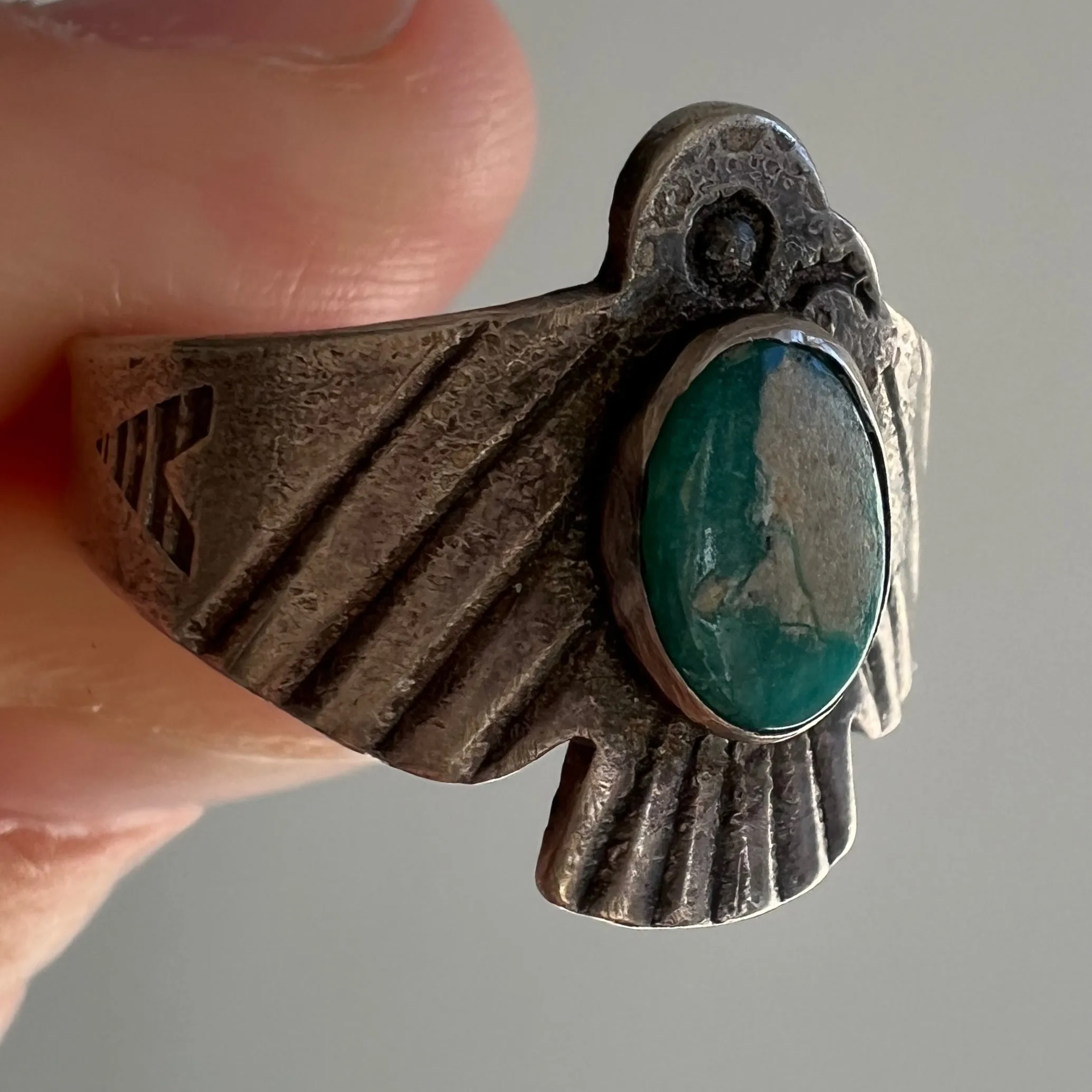 V I N T A G E // thunderbird embrace / sterling silver and turquoise bird ring / size 5.5